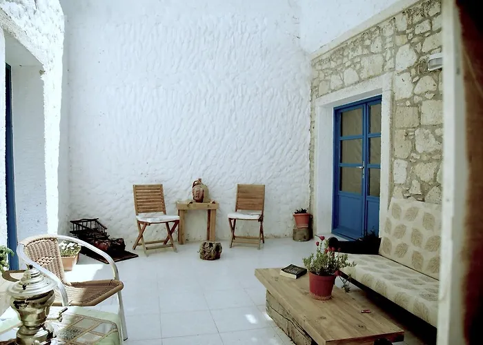 Avlulu Konak * Alacati